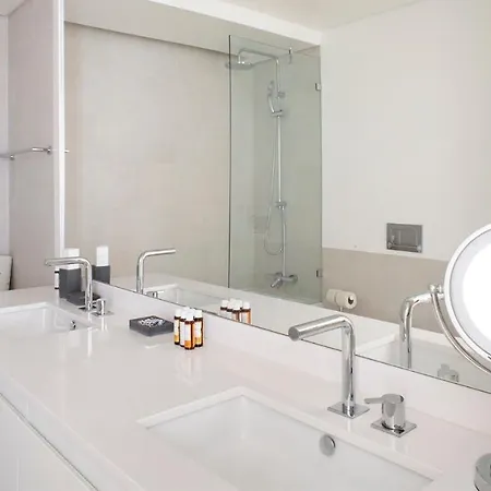 Plum Guide - City Lotus Appartement Lisboa